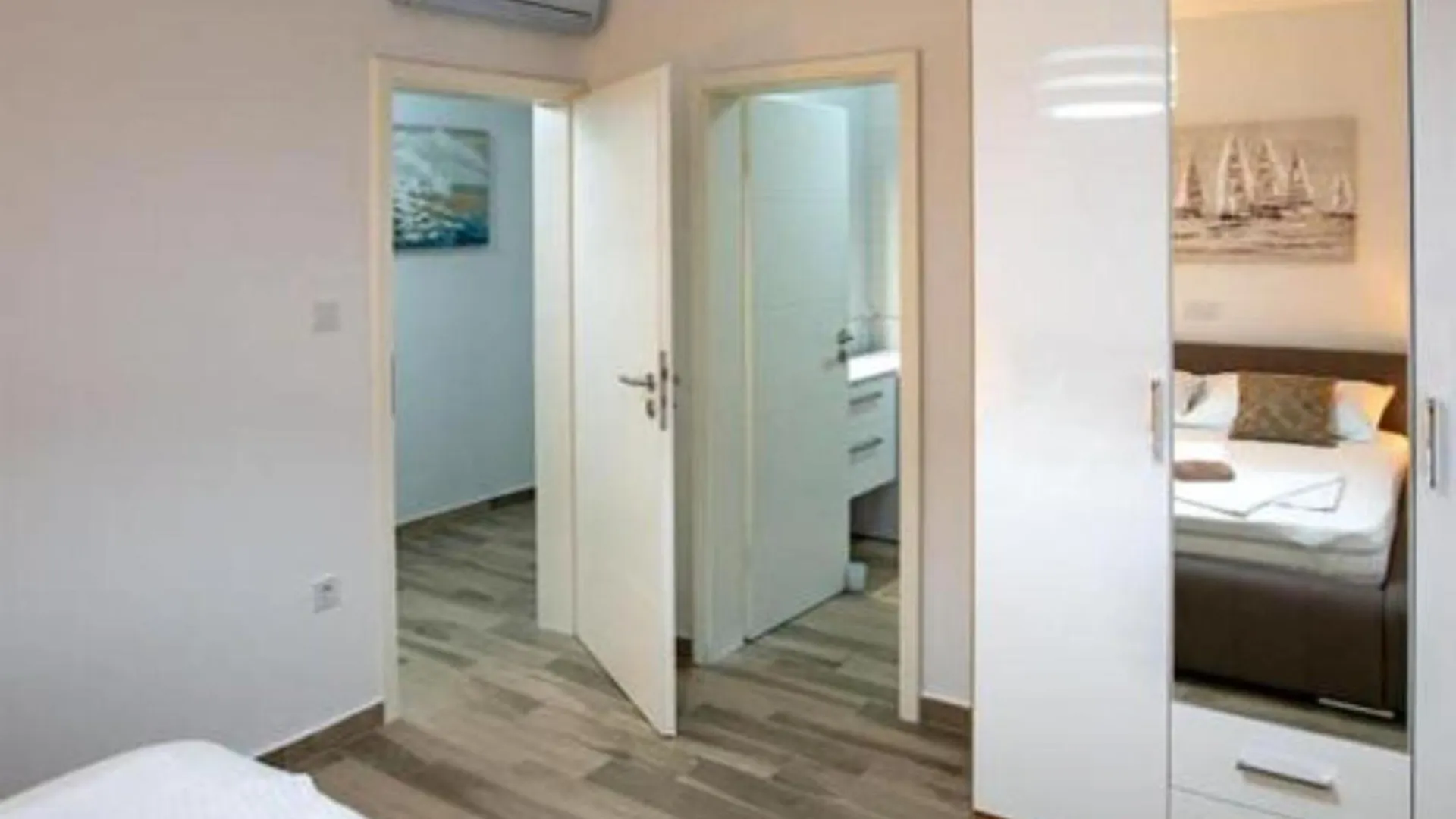 Apartments Villa Oceanus Rab Town 0*,