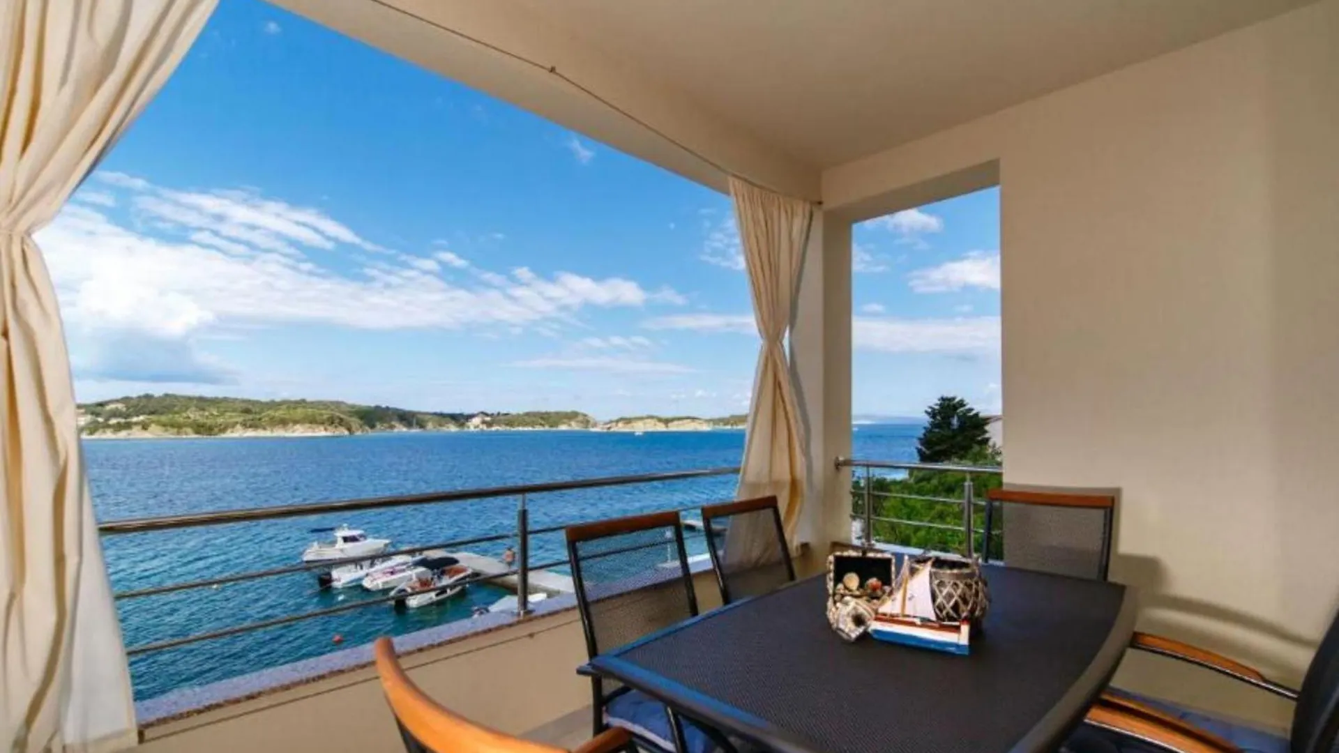 Apartments Villa Oceanus Rab Town 0*,  Croatia