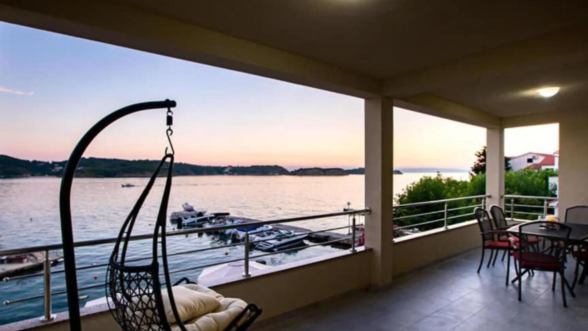 Apartments Villa Oceanus Rab Town 0*,